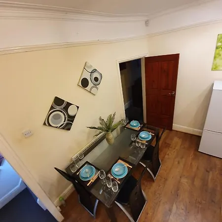 Luxury & Character Perfect For Leisure & Work Homestay