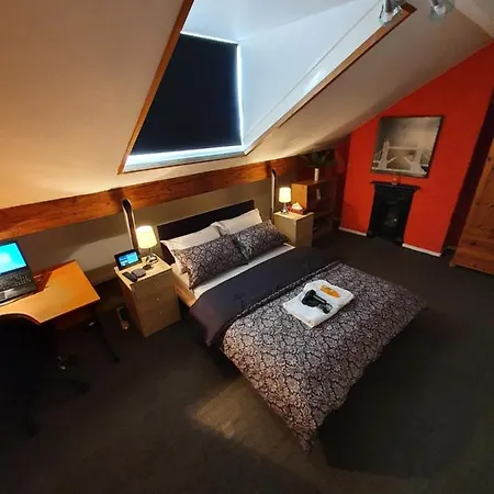 Luxury & Character Perfect For Leisure & Work Homestay